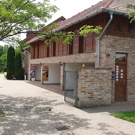 Gyulai Fürdö Apartman Dış mekan fotoğraf