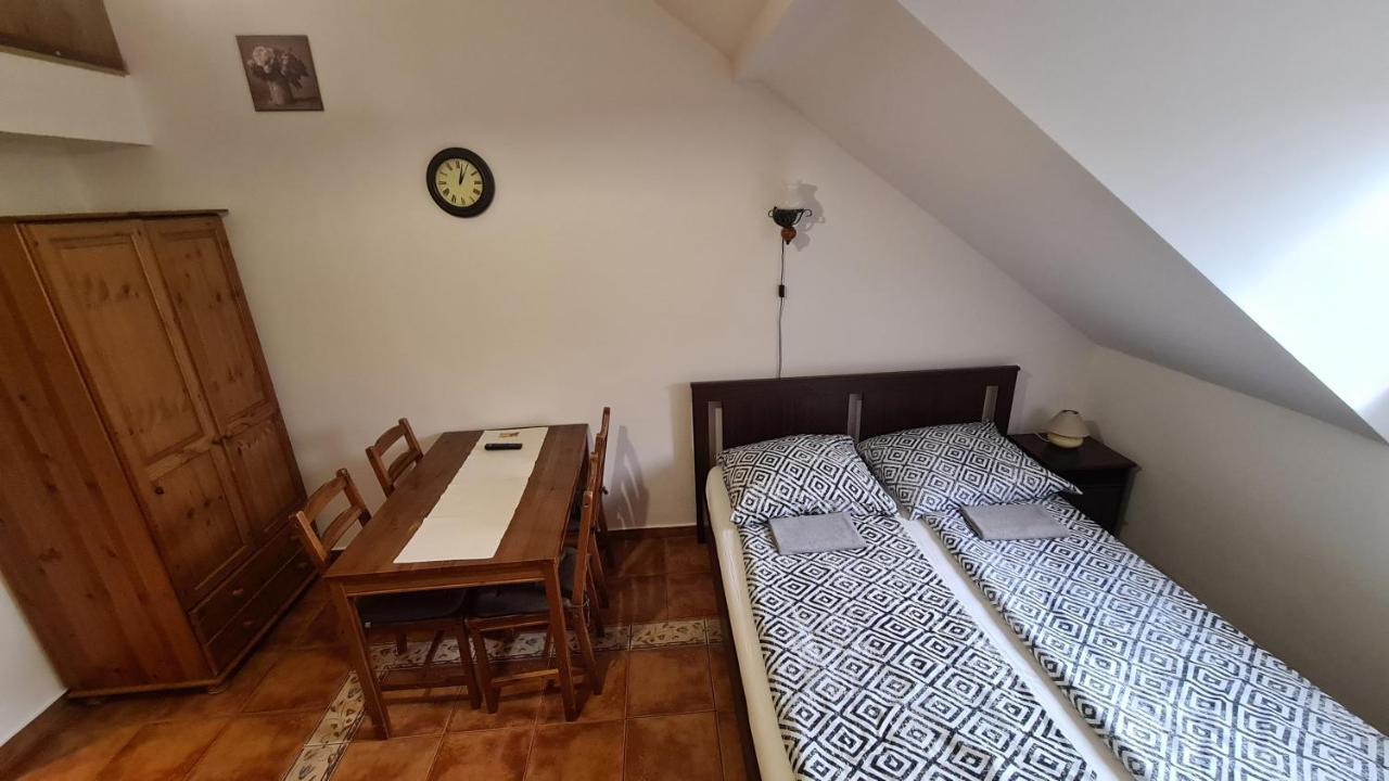 Gyulai Fürdö Apartman Dış mekan fotoğraf