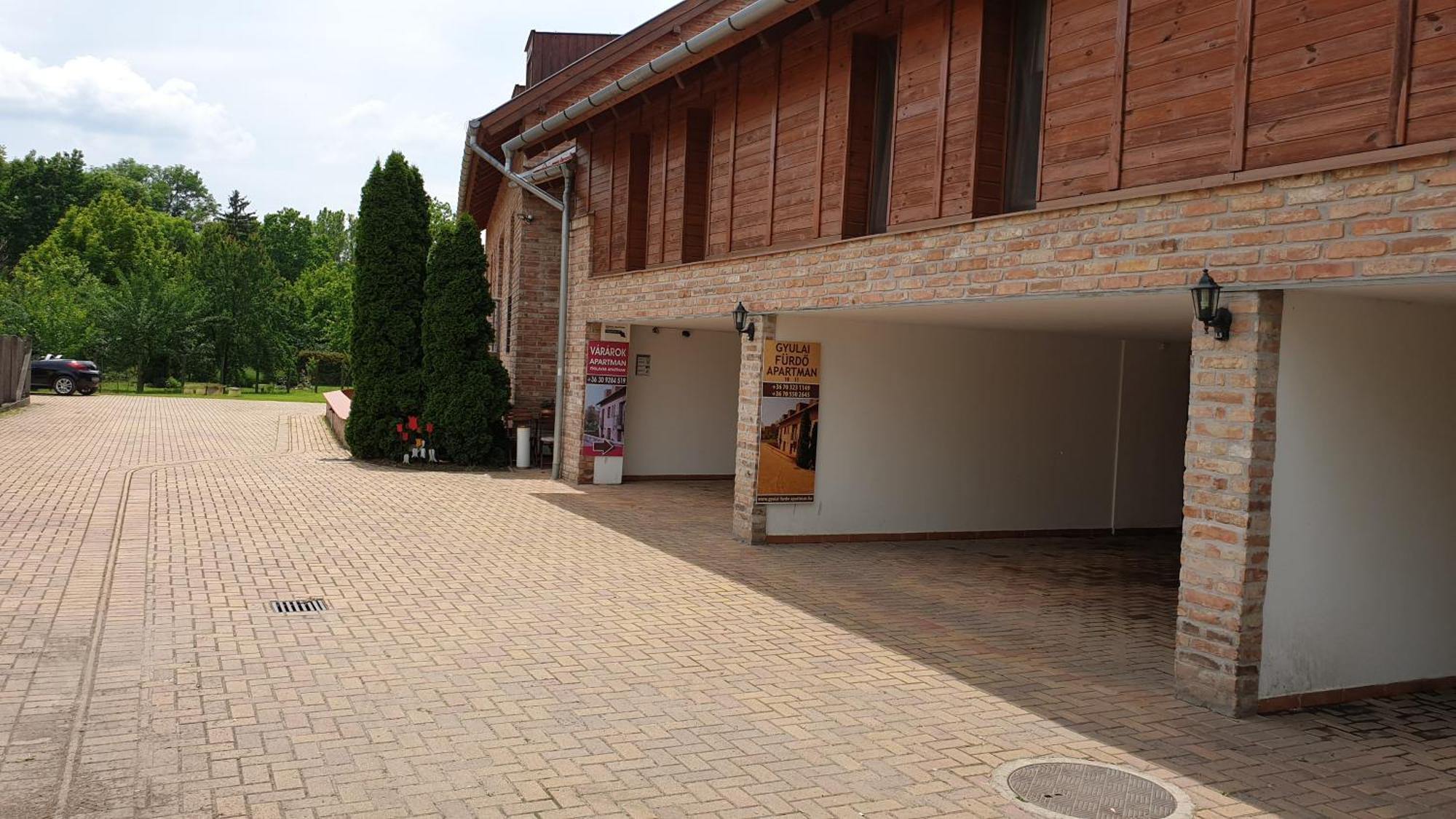 Gyulai Fürdö Apartman Dış mekan fotoğraf
