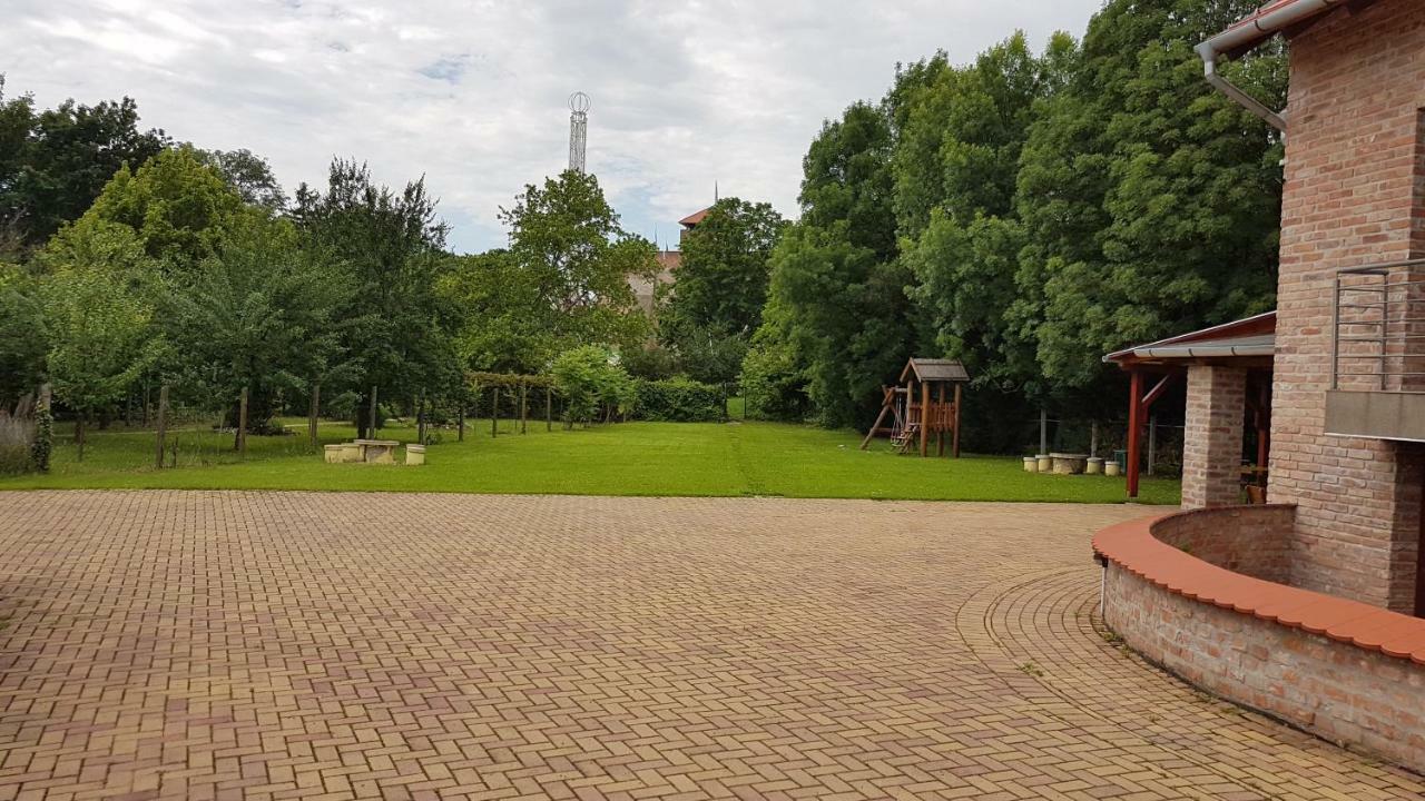 Gyulai Fürdö Apartman Dış mekan fotoğraf